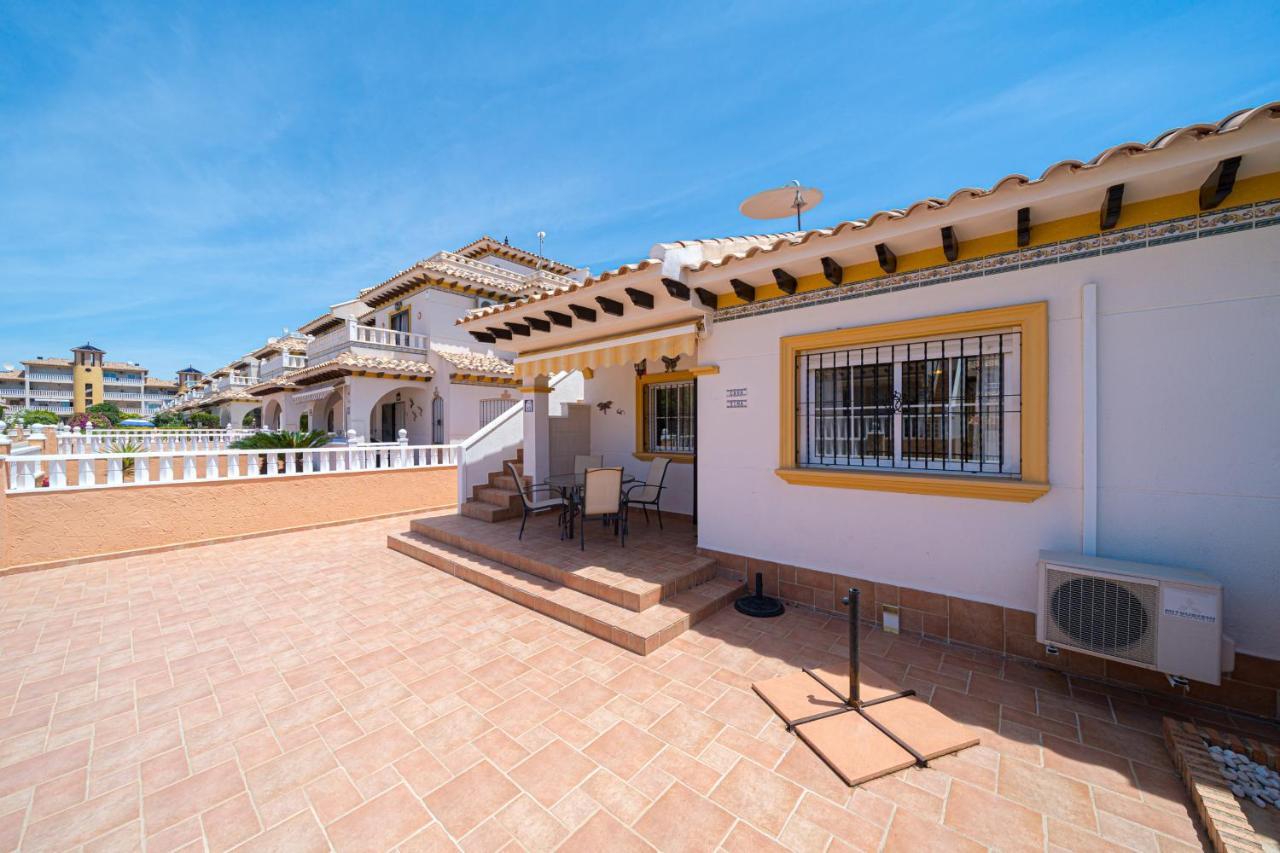 הוילה Dehesa de Campoamor  Casa Tima מראה חיצוני תמונה